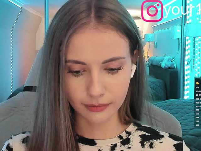 -VikkiL0vesCheese- from BongaCams