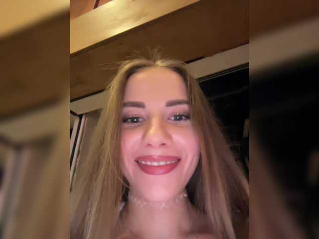 Sex chat gratuit in direct cu -VikkiL0vesCheese- pe BongaCams