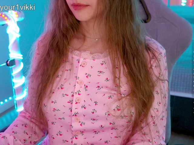 -VikkiL0vesCheese-'s BongaCams show and profile