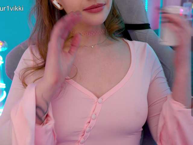 -VikkiL0vesCheese-'s BongaCams show and profile