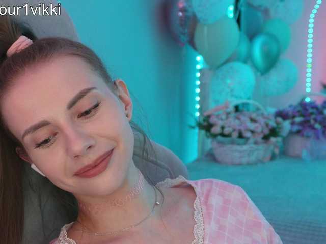 -VikkiL0vesCheese-'s BongaCams show and profile