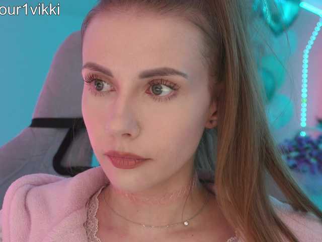 -VikkiL0vesCheese-'s BongaCams profile