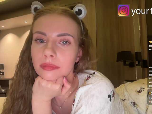 -VikkiL0vesCheese-'s BongaCams show and profile