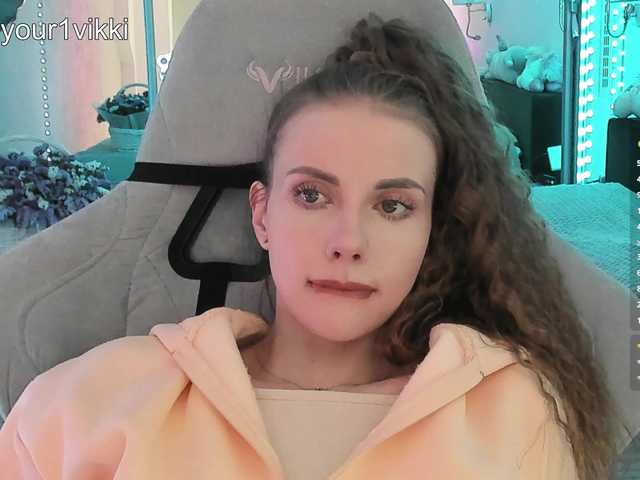 -VikkiL0vesCheese-'s BongaCams show and profile