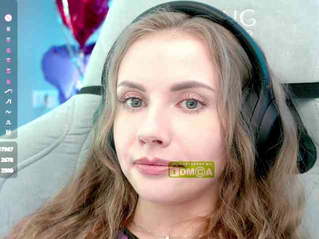 VikkiExtraCheese webcam