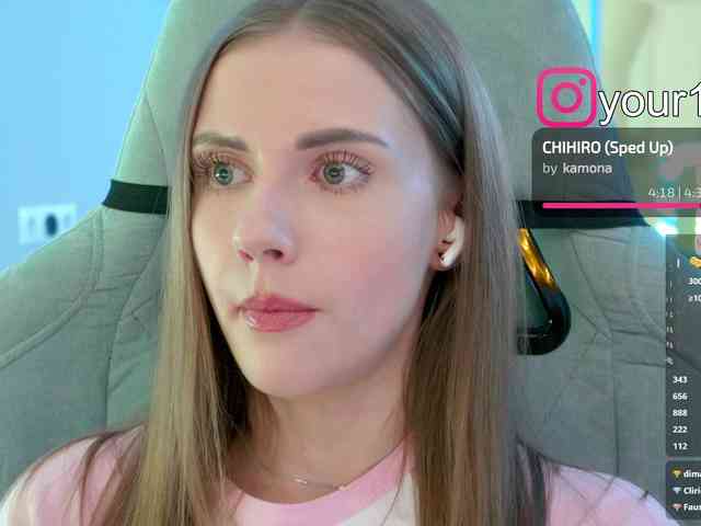 VikkiExtraCheese webcam