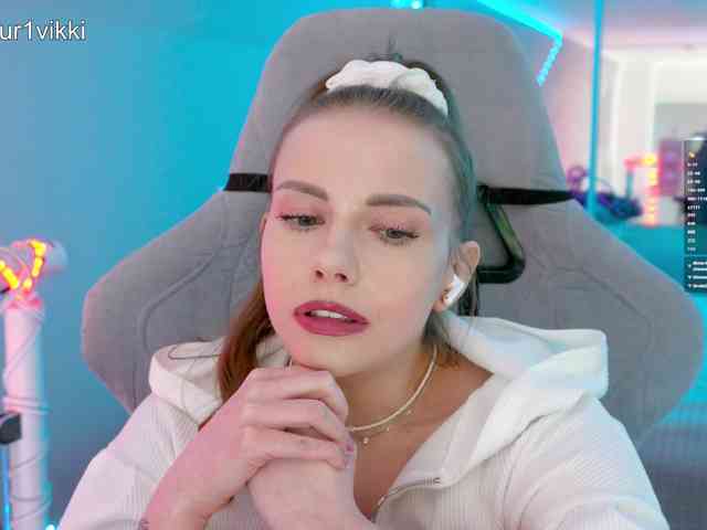 -VikkiL0vesCheese- -VikkiL0vesCheese-