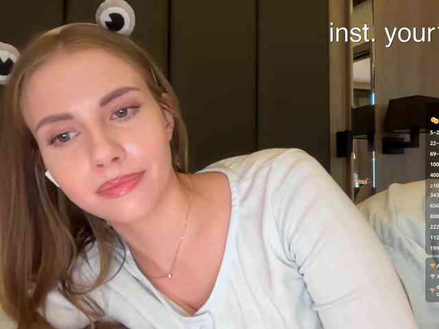 VikkiExtraCheese webcam