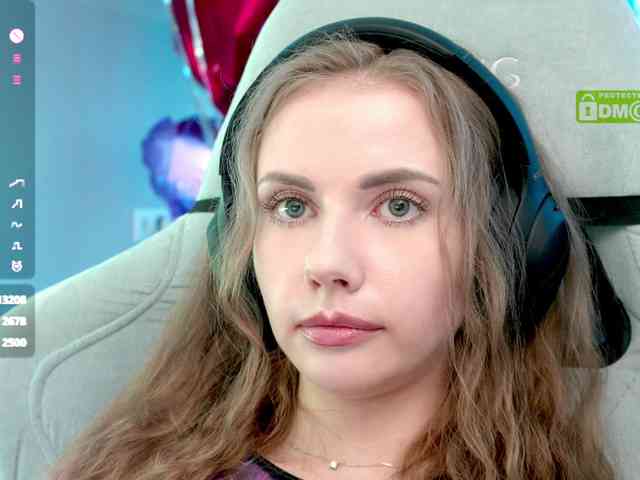 VikkiExtraCheese webcam
