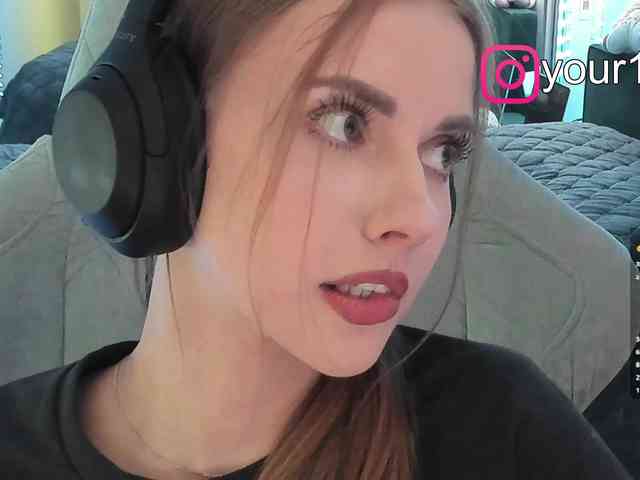 VikkiExtraCheese webcam