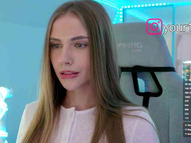 VikkiExtraCheese webcam