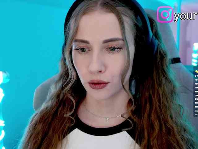 VikkiExtraCheese webcam