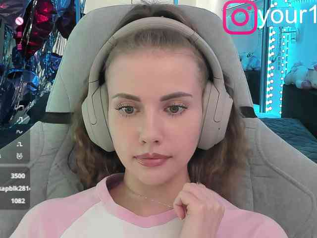 VikkiExtraCheese webcam