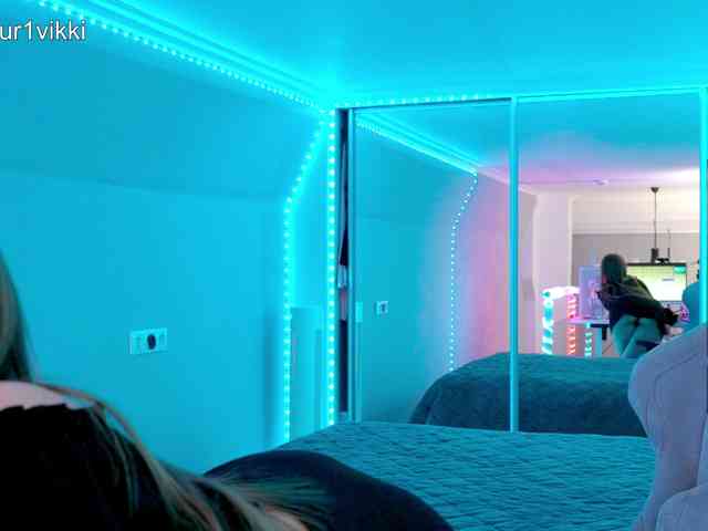 VikkiExtraCheese webcam