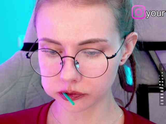 VikkiExtraCheese webcam