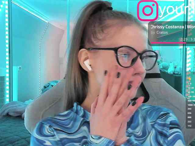 VikkiExtraCheese webcam