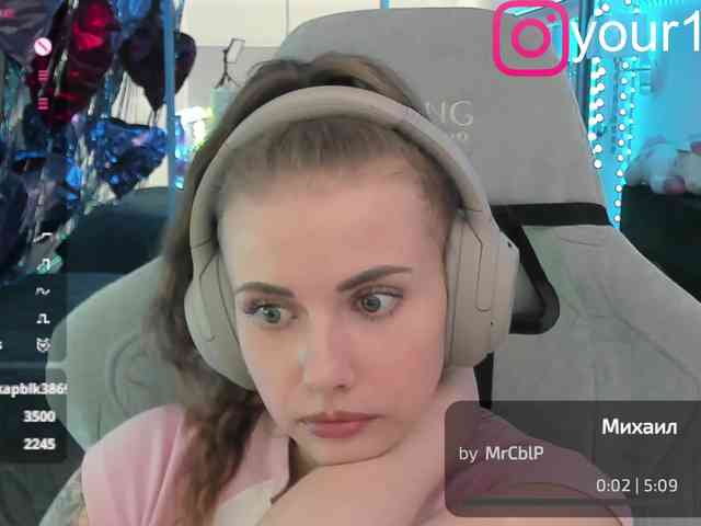 VikkiExtraCheese webcam