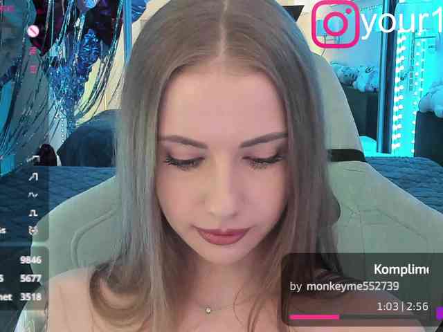 VikkiExtraCheese webcam