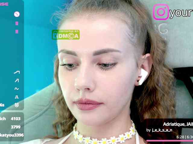 VikkiExtraCheese webcam