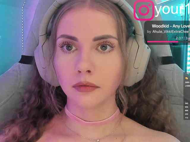 VikkiExtraCheese webcam