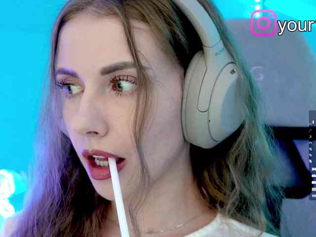 VikkiExtraCheese webcam