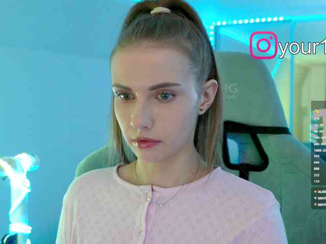 VikkiExtraCheese webcam