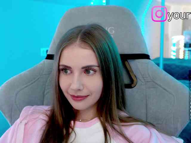 VikkiExtraCheese webcam