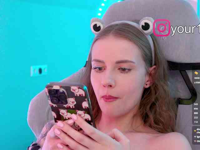 VikkiExtraCheese webcam