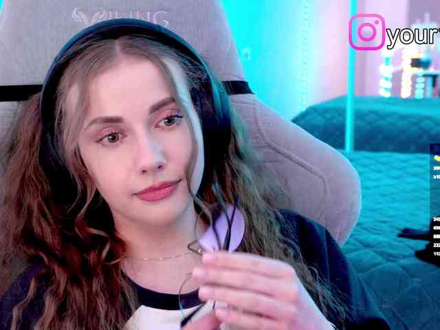 VikkiExtraCheese webcam