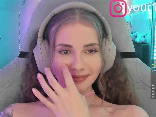 -VikkiL0vesChees... Live Webcam on BongaCams