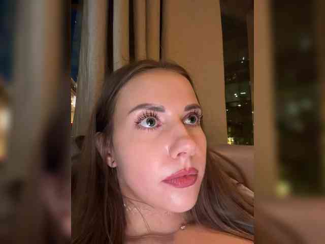 VikkiExtraCheese webcam