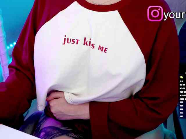 VikkiExtraCheese webcam