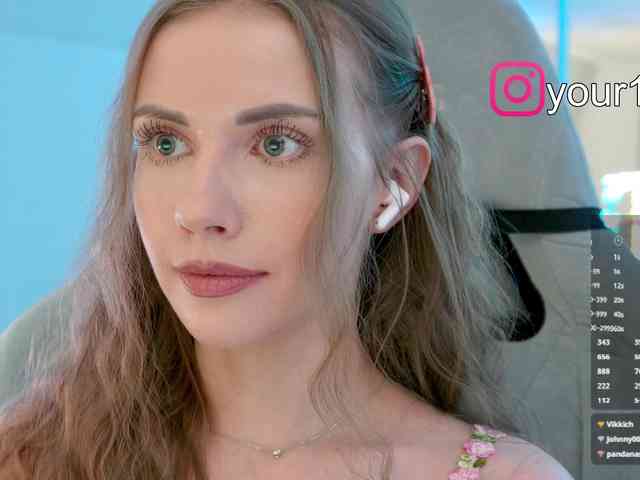 VikkiExtraCheese webcam