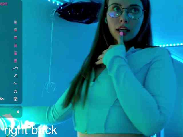 VikkiExtraCheese webcam