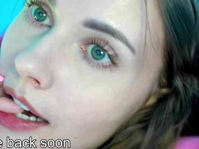 VikkiExtraCheese webcam