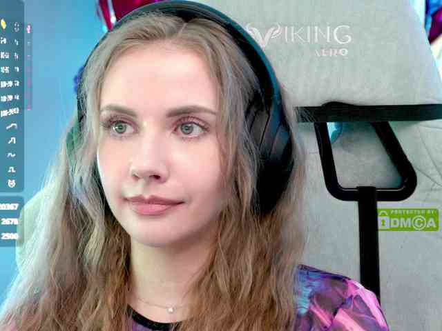 VikkiExtraCheese webcam