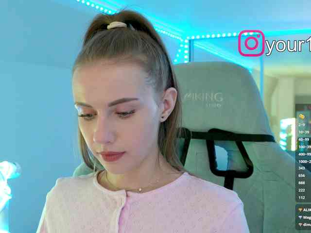 VikkiExtraCheese webcam