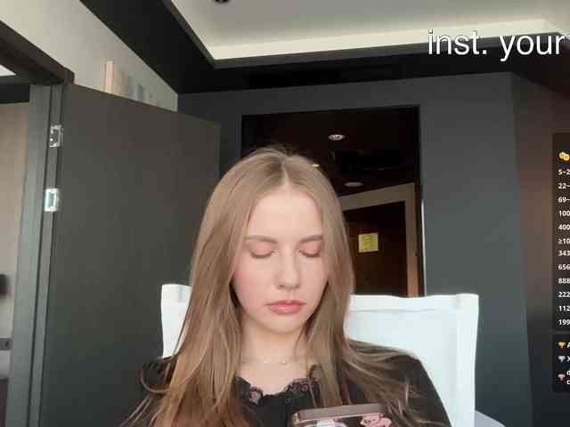 VikkiExtraCheese webcam