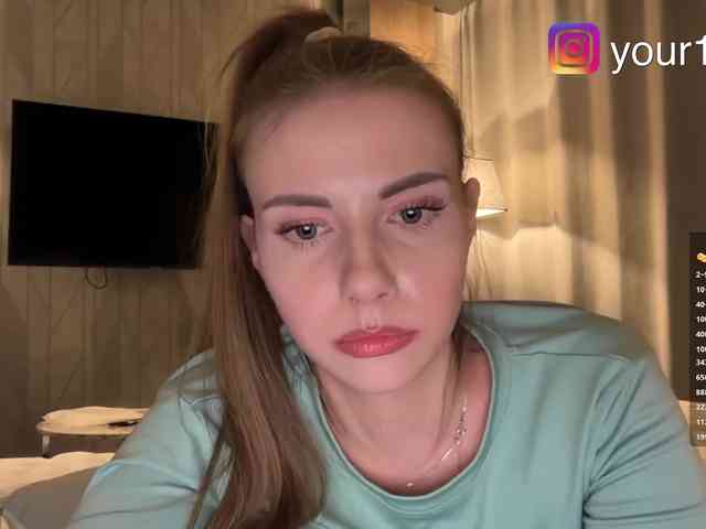 VikkiExtraCheese webcam