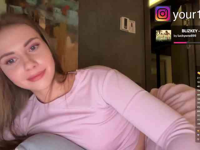 VikkiExtraCheese webcam