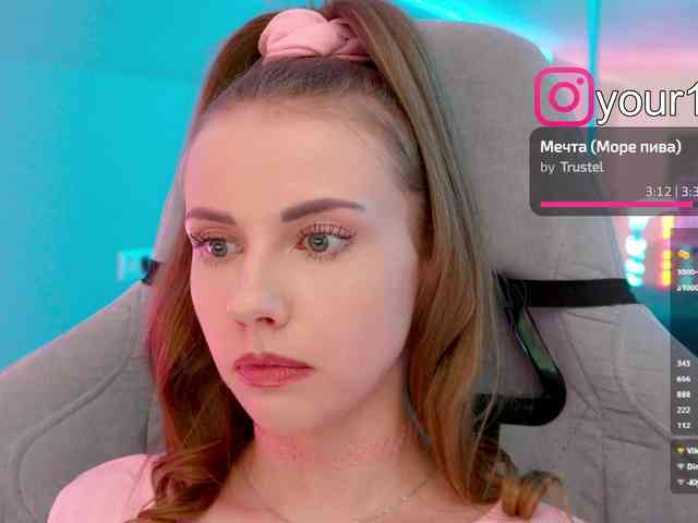 VikkiExtraCheese webcam