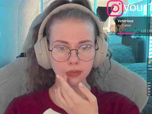 -VikkiL0vesCheese- -VikkiL0vesCheese-