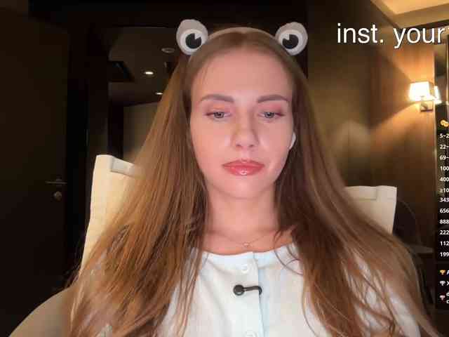 VikkiExtraCheese webcam