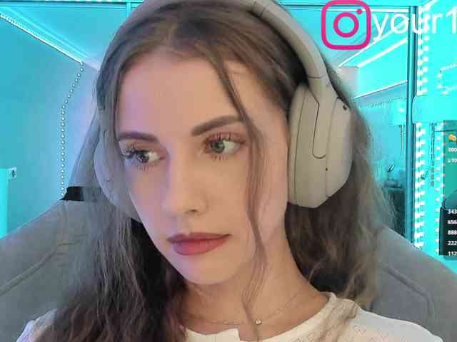 VikkiExtraCheese webcam