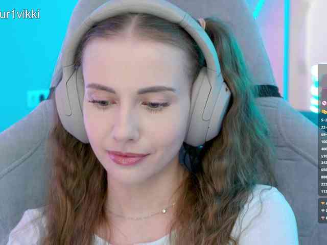 VikkiExtraCheese webcam