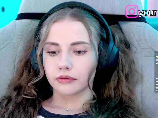 VikkiExtraCheese webcam