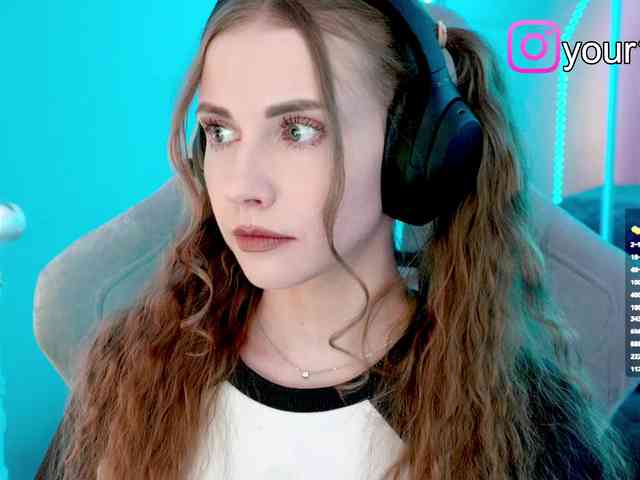 VikkiExtraCheese webcam