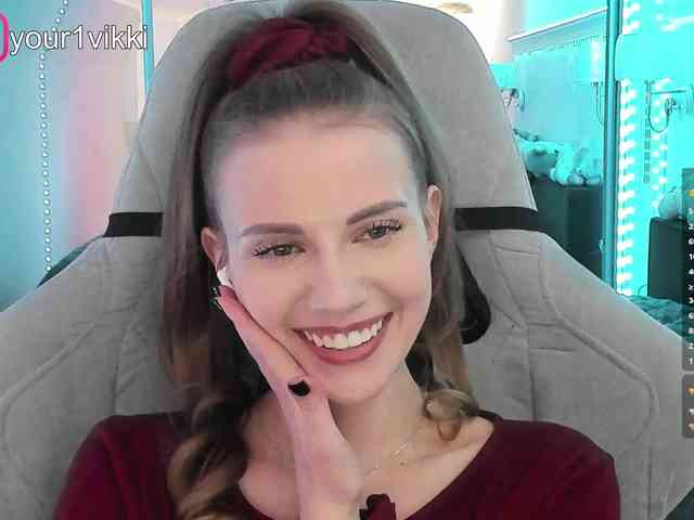 VikkiExtraCheese webcam