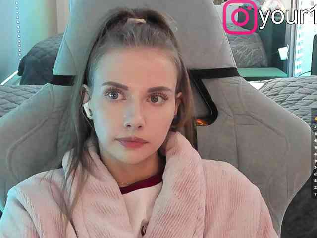 -VikkiL0vesCheese- -VikkiL0vesCheese-