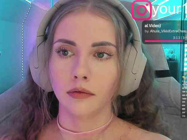 VikkiExtraCheese webcam